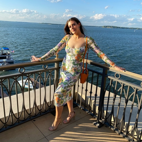 Meet your Posher, Kate - Picture 2 of 7